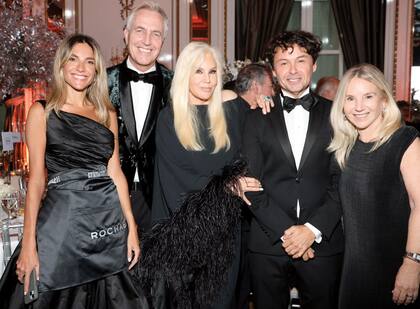 María Belén Ludueña, Marley, Susana Giménez, el Relaciones Públicas Wally Diamante y Dolores Mitre.