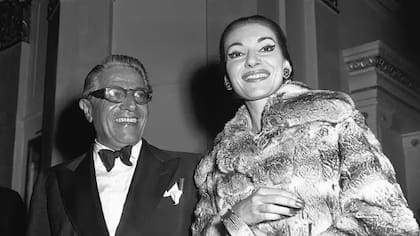 Maria Callas y Aristóteles Onassis se conocieron en septiembre de 1957 durante un baile de máscaras celebrado en el hotel Danieli de Venecia