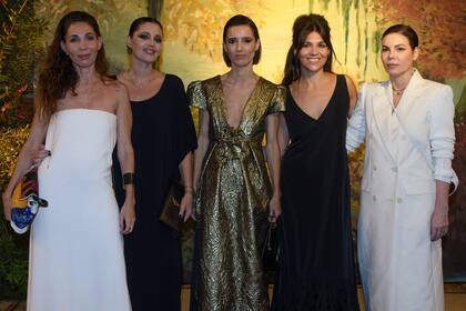 María Cher, Coty Larguía, Luciana Martí, Paz Dubarry y Silvana Grosso.