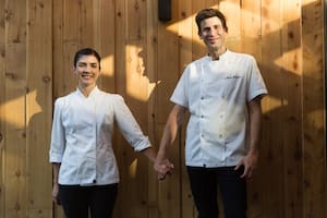 Después de trabajar en las mejores cocinas, abrieron un restaurante a puertas cerradas en el jardín de su casa