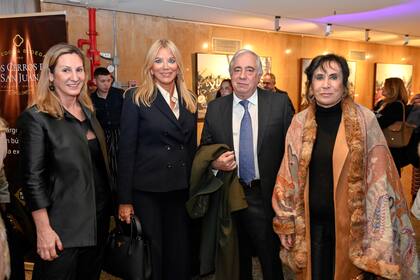 María Córdoba, Bettina Bulgheroni y el Dr. Julián Massot