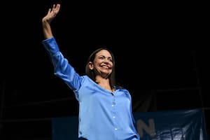 Desafió a Chávez cuando estaba en su apogeo y ahora intentará derrotar a Maduro: quién es María Corina Machado