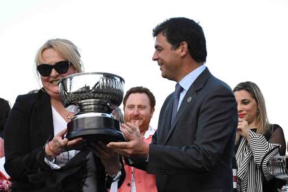 María Cristina Muñoz levantó la copa en dos grandes premios con Miriñaque durante 2019