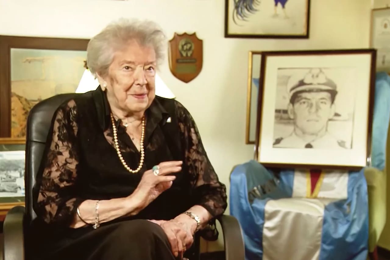 Murió Delicia Rearte de Giachino, la madre del primer militar caído en Malvinas - LA NACION