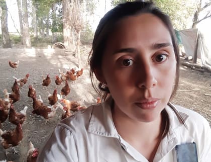 María Díaz, es de Burruyacu, en la provincia de Tucumán. Es ama de casa, mamá de dos hijos y empleada doméstica. Además es productora de huevos