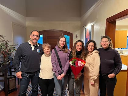 María Emilia fue sorprendida por un festejo organizado por los ucranianos para su cumpleaños