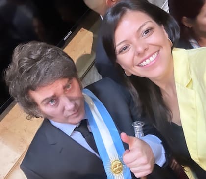 María Emilia Orozco junto a Milei