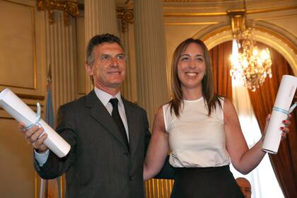 María Eugenia Vidal y Mauricio Macri recibieron los diplomas que los acreditan como vicejefa y jefe de Gobierno porteño (7 de diciembre de 2011)
