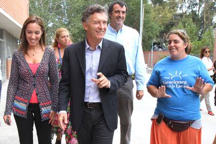 El entonces jefe de Gobierno porteño, Mauricio Macri, la vicejefa, María Eugenia Vidal, y el ministro de Educación, Esteban Bullrich, visitaron la Escuela de Jornada Completa Nº 23, ubicada en Villa Soldati (24 de Enero de 2012)