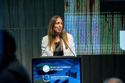 María Eugenia Vidal disertó ante empresarios en Córdoba.