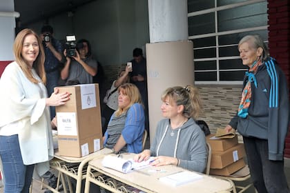 María Eugenia Vidal votó en el colegio Don Bosco de Castelar