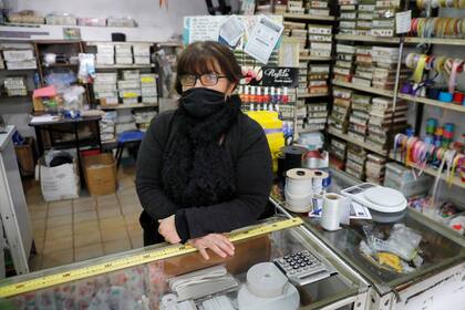 María Fernanda es empleada de la mercería de Villa del Parque que manejan Mariana Fraga y María Fernanda Cremona