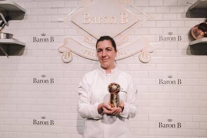 Maria Florencia Rodriguez, el día que se consagró ganadora del  Prix Baron B de cuisine, en 2021. El plato que le deparó el triunfo fue el tamal de gallo y maíz morado, con fondo de kalapurca, milpa y flores.
