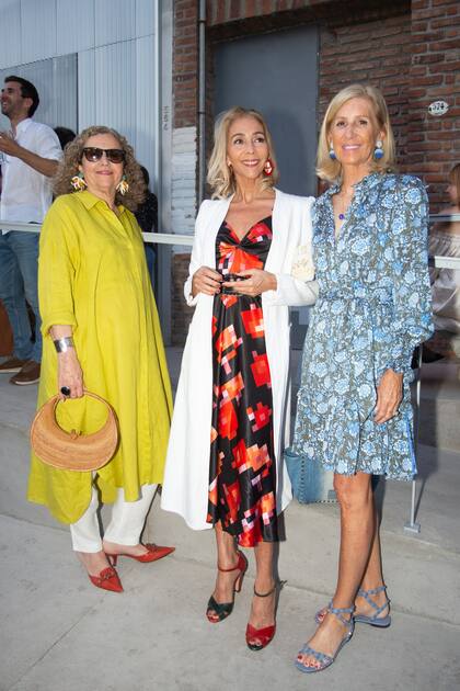 María Giure, Soledad Twombly y Erica Roberts.