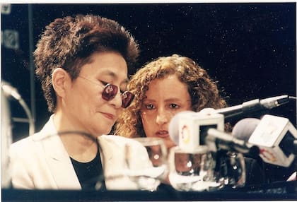 María Inés Sierra con Yoko Ono: "Una persona educada, interesante, empática, divina. Con respecto a mi trabajo, la compañera ideal del intérprete"