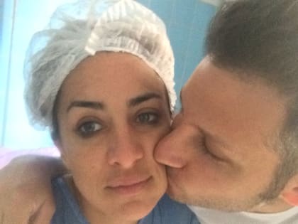María Julia Olivan y su pareja, durante la larga lucha para quedar embarazados
