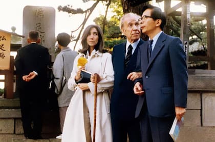 María Kodama y Jorge Luis Borges en Japón. La escritora y traductora y el autor de “Ficciones” fueron invitados habían sido invitados Japan Foundation