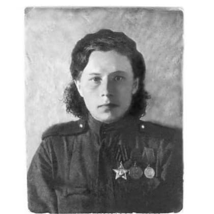 María Koltakova en 1941 en su ingreso a la escuela de enfermería