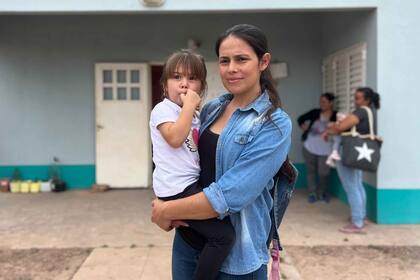María Laura Ortiz sale del control nutricional con su hija Yaneth de 4 años
