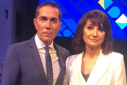 Con buena química, María Laura Santillán y Rodolfo Barili compartieron la moderación de un debate con candidatos presidenciales