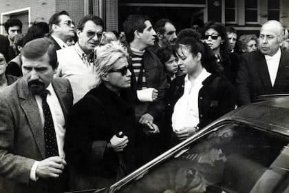 María Lorca, esposa de Julio de Grazia y Nancy Herrera, en el velorio del actor