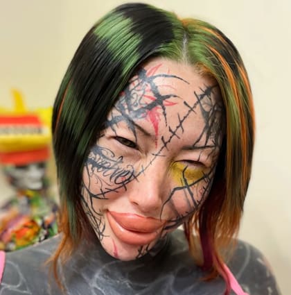 María Magdalena se llenó de color su zona ocular y estuvo a punto de perder su ojo izquierdo