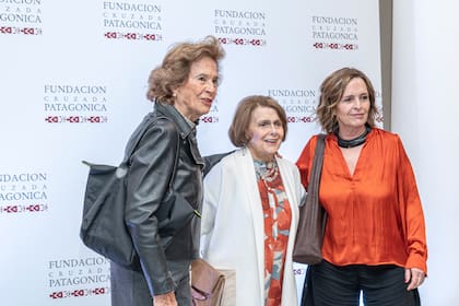 María Marta Rivero Haedo, Meme Larivière y Josefina Larivière