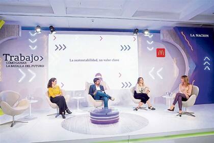 María Mérola (Ashoka), Ignacio Federico (LA NACION), Rocío González (Papa y Daravi) y Noël Zemborain (Junior Achievement)