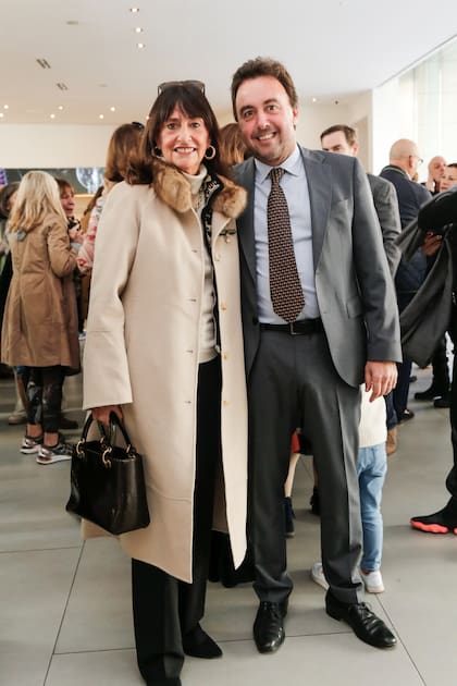 María Podestá y el ministro de la embajada de Uruguay, José Reyes