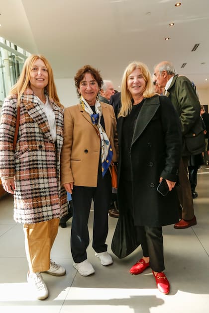 María Teresa Maschwitz, Orly Benzacar y Eleonora Jaureguiberry, exsecretaria de Cultura y Ciudad de San Isidro y coordinadora de Malba Puertos