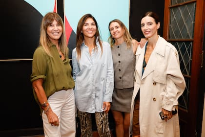 María Zunino, Paz Dubarry, Abril Bellati y Luciana Marti