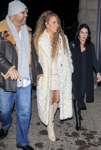 Mariah Carey eligió revivir la década del 80 con un peinado característico de esa época para ir a cenar al exclusivo restaurante Catch Steak en Aspen