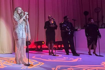 Mariah Carey en pleno show.