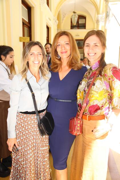 Mariana Bagó, Nunzia Locatelli y Florencia Anzorregui.