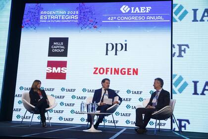 Mariana Camino (Abeceb), Claudio Zuchovicki (BYMA) y Daniel Artana (Fiel)