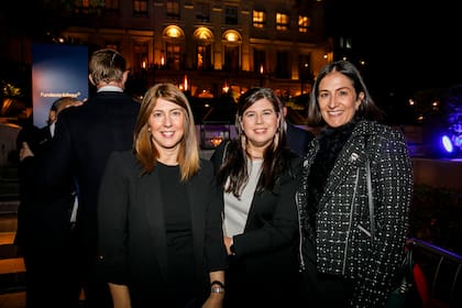 Mariana Camino, Paula Iturria y Ana Gonzalez Ferrero.