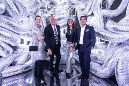 Mariana Cavalli, directora de productos y marketing, International Card Services; Sergio Susic, director comercial de tarjetas corporativas; Julieta Franquet, gerente de marca y comunicaciones; y Manuel Cascante, vicepresidente de adquisición de tarjetas y seguros de American Express Argentina.