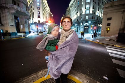 Mariana era agente inmobiliaria, perdió su trabajo a principios de 2019 y, al poco tiempo, se quedó en la calle junto a su pequeño hijo de 2 años