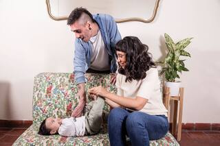 Son amigos desde hace más de 10 años, él es VIH positivo y decidieron tener un hijo juntos