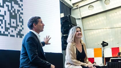 Mariana Maggio, doctora en Educación, magister y especialista en tecnología educativa, y Santiago Bellomo, decano de la Escuela de Educación de la Universidad Austral.