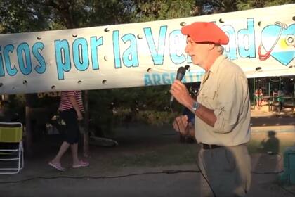 Mariano Arriaga, de Médicos por la Verdad, participo de charlas en Capilla del Monte; en Rosario, fue imputado por instigación al delito junto a un concejal chaqueño y a otro médico