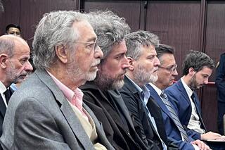 Con la presencia de los médicos acusados, empezó el juicio por la muerte de Alejandro Cohn