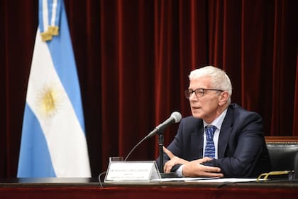 Mariano Cúneo Libarona durante la presentación del proyecto que busca acelerar la duración de los procesos judiciales. Foto: Ministerio de Justicia