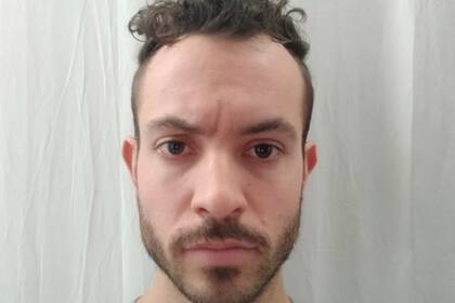 Mariano Hiralde, de 28 años, está varado en Cuba