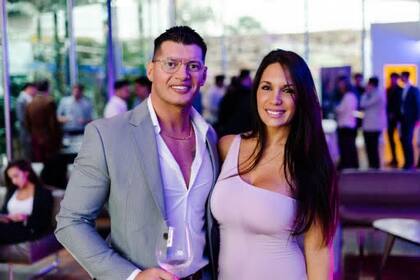 Mariano junto a su mujer.