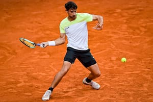 Mariano Navone (98°) comienza su participación en Roland Garros 2025 frente al estadounidense Brandon Nakashima (29°)