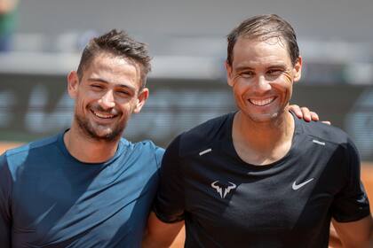 Mariano Navone y Rafael Nadal: entrenamiento en la cancha Philippe Chatrier y una foto para coleccionar para el muchacho de 9 de Julio.