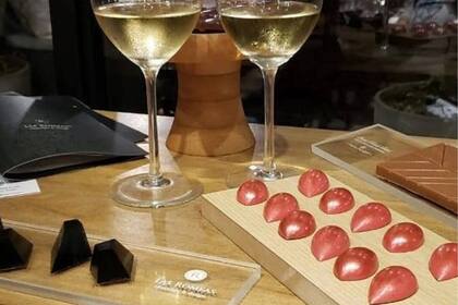 Maridajes de vinos y chocolates de diseño