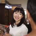 Marie Kondo: “La gente que no corta las etiquetas de la ropa se equivoca, quítalas de inmediato por este particular motivo”