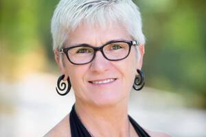 Tenía un trabajo común como enfermera, pero se convirtió en millonaria gracias a la astucia de su esposo